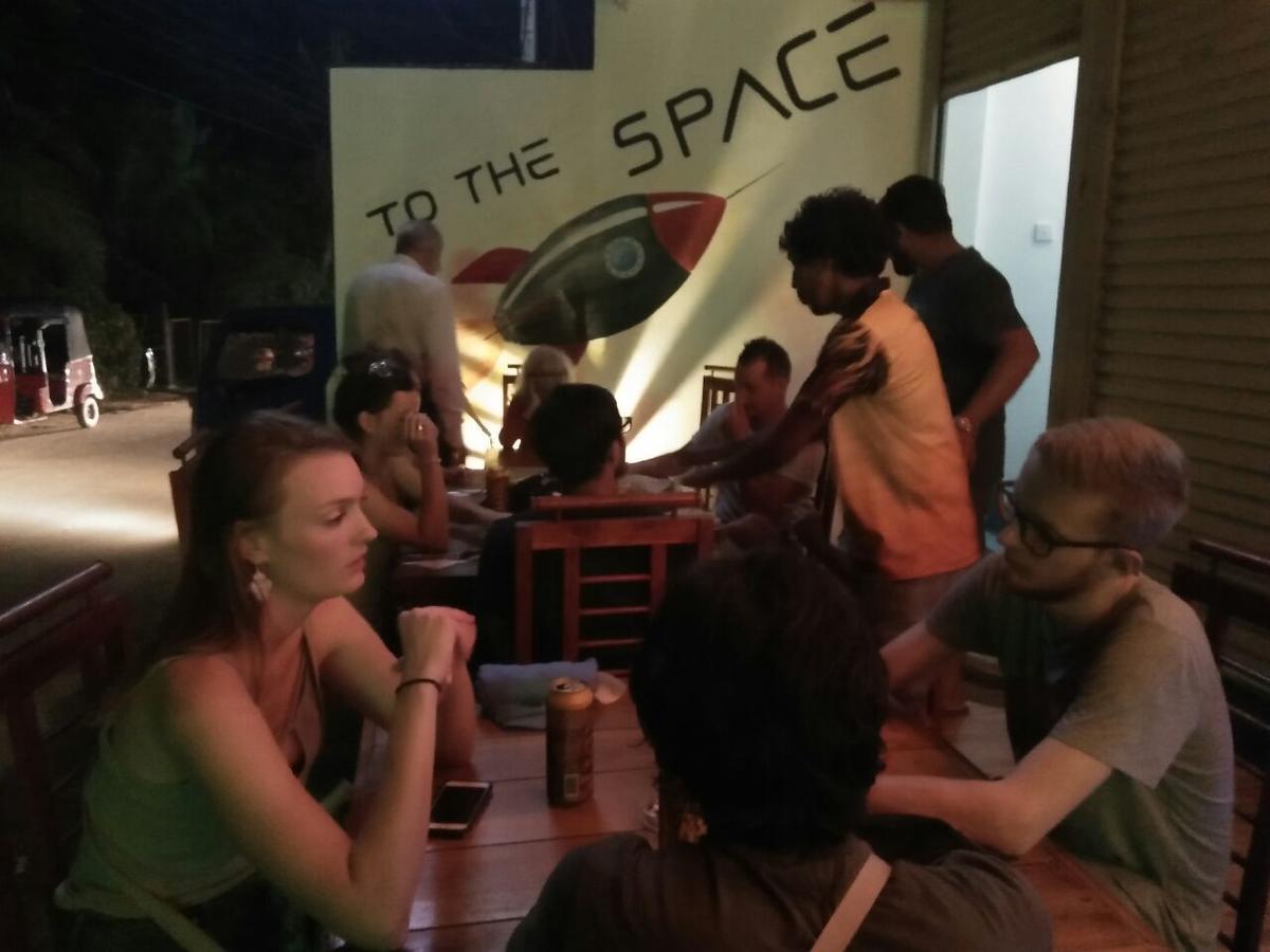 Space Garden Hostel Мирисса Экстерьер фото